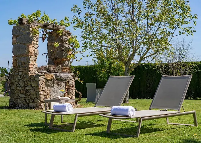 Somnis De L'emporda Bed & Breakfast 4*